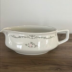 Signature Collection Japan Floral Porcelain Gravy Boat Petite Bouquet